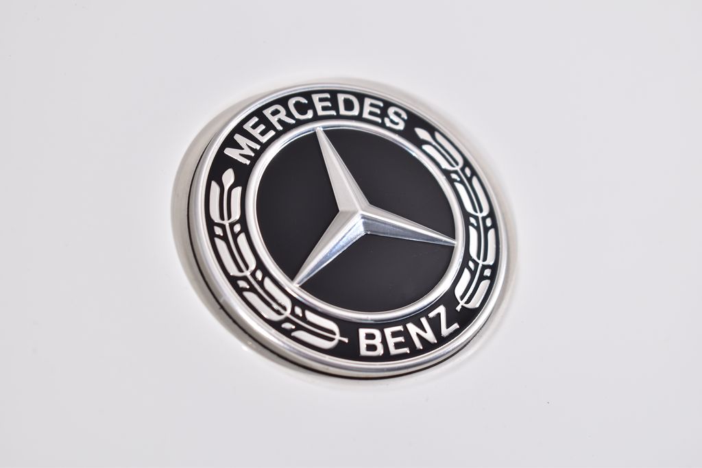 Thumbnail: 2023 Mercedes-Benz C-Class - 10
