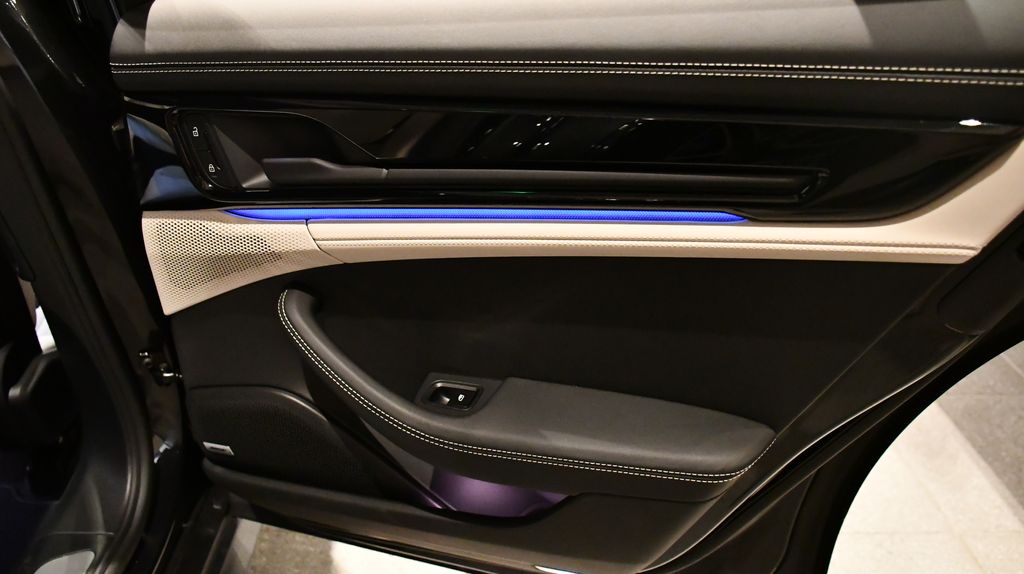 Thumbnail: 2026 Porsche Panamera - 26