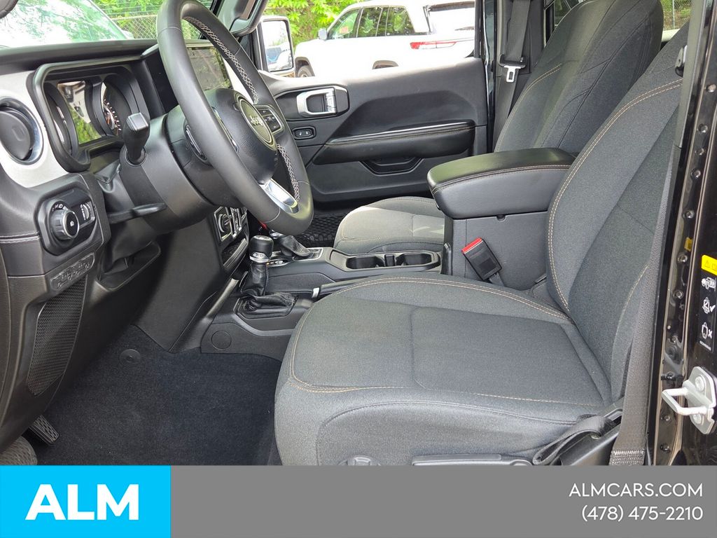 Used 2025 Black Jeep Sahara image 8