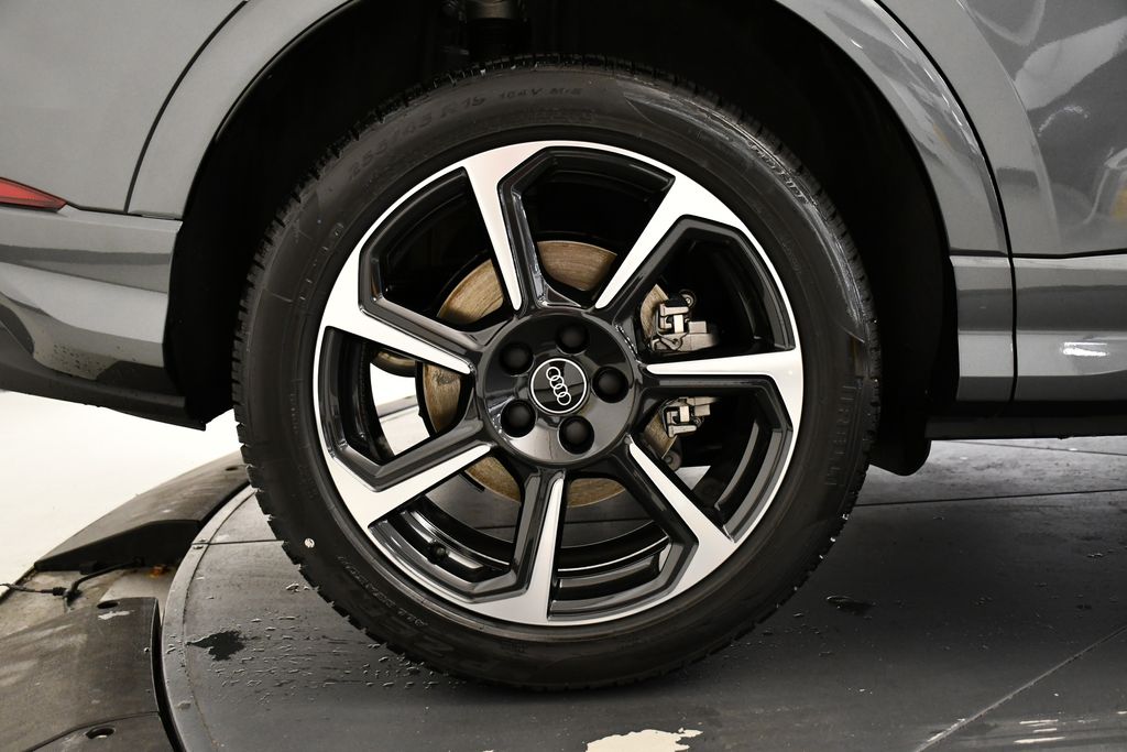 Thumbnail: 2025 Audi Q3 - 16