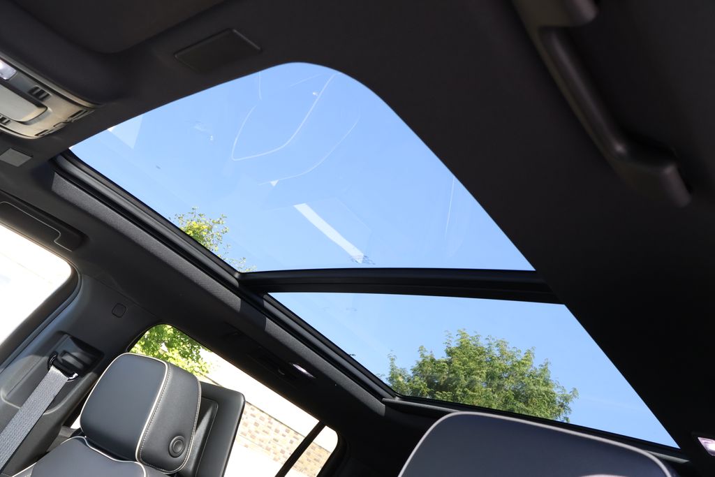 Thumbnail: 2025 Chevrolet Suburban - 17