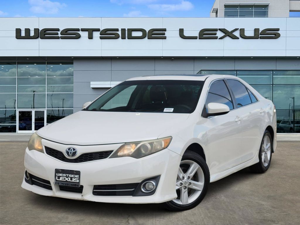 2014 Toyota Camry SE White at Gullo Toyota