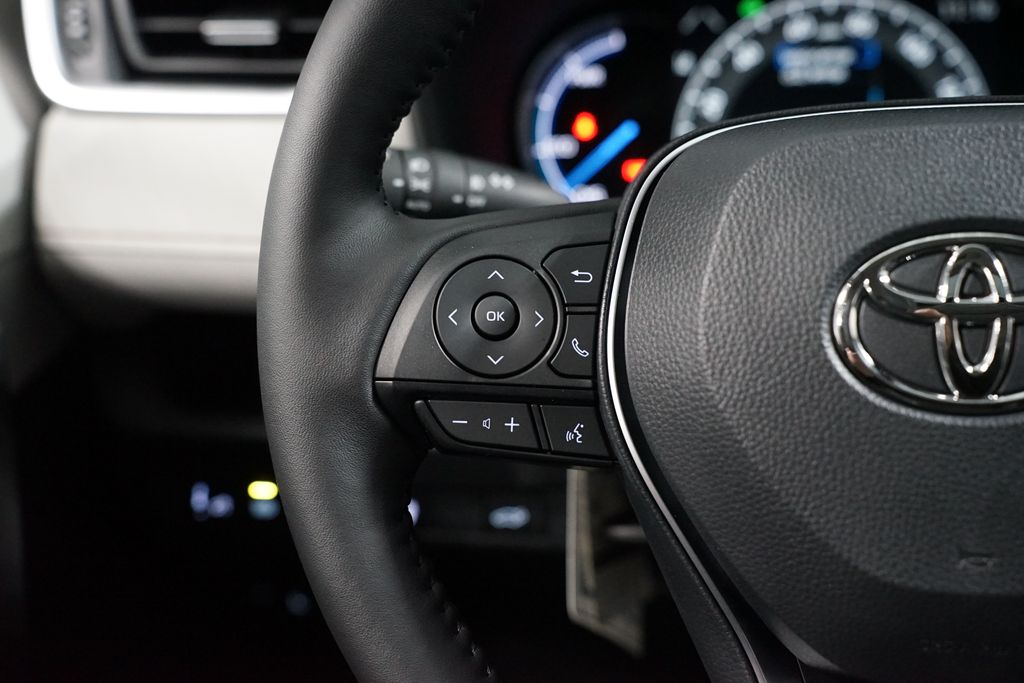 Thumbnail: 2025 Toyota RAV4 - 14