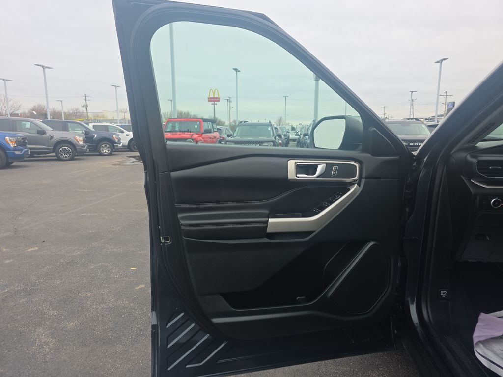 Certified Used 2024 Blue Ford XLT image 16