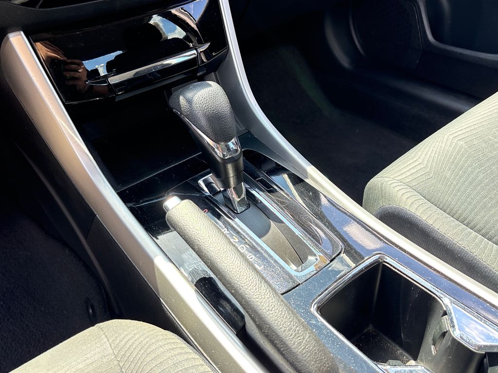 Used 2016  Honda LX image 26