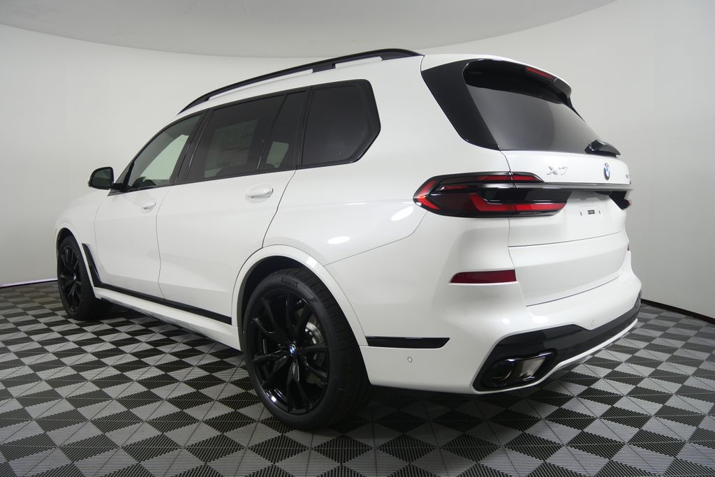 Thumbnail: 2027 BMW X7 - 5