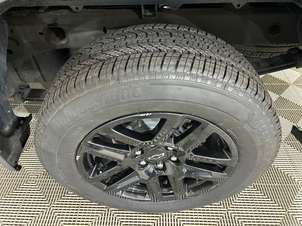 Used 2022 Gray Chevrolet Custom image 11