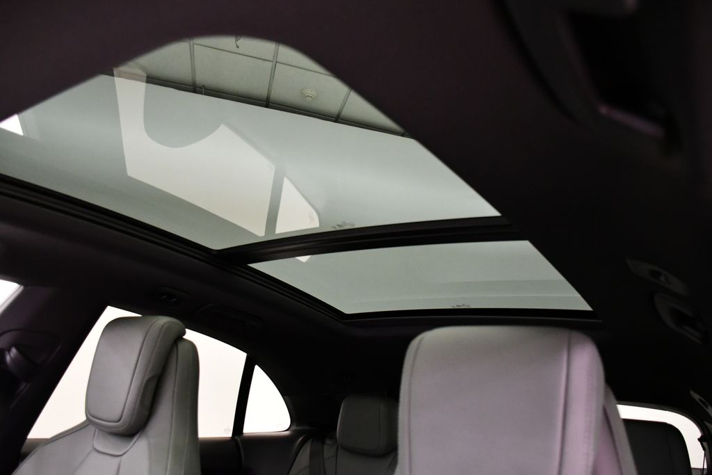 Thumbnail: 2025 Porsche Macan - 17