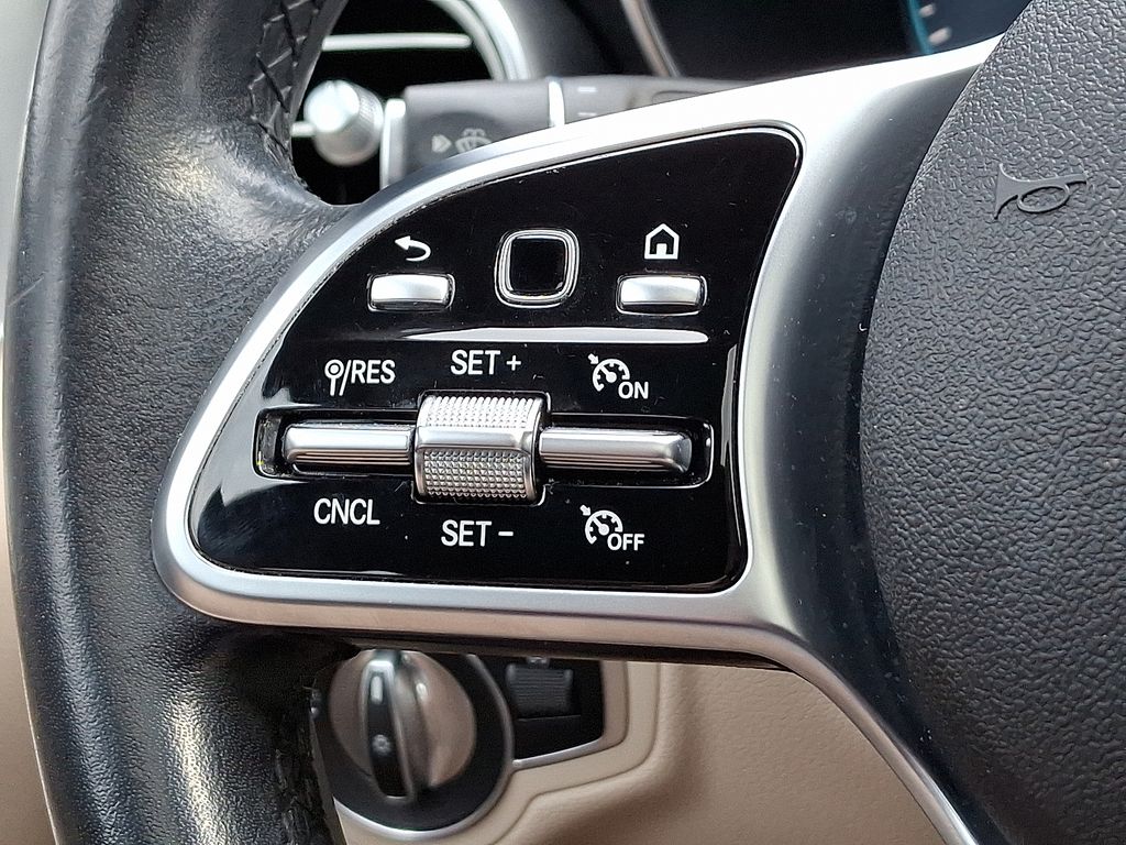 Thumbnail: 2021 Mercedes-Benz C-Class - 21