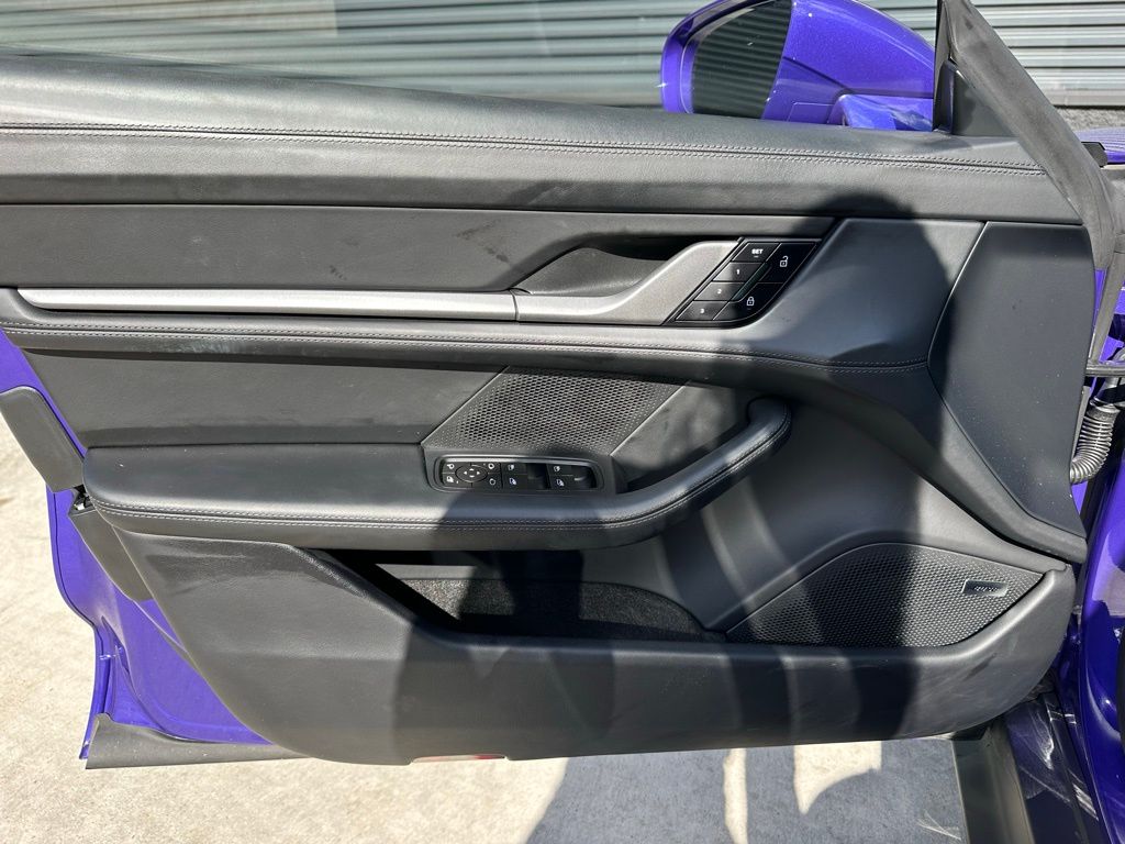 Thumbnail: 2025 Porsche Taycan - 18