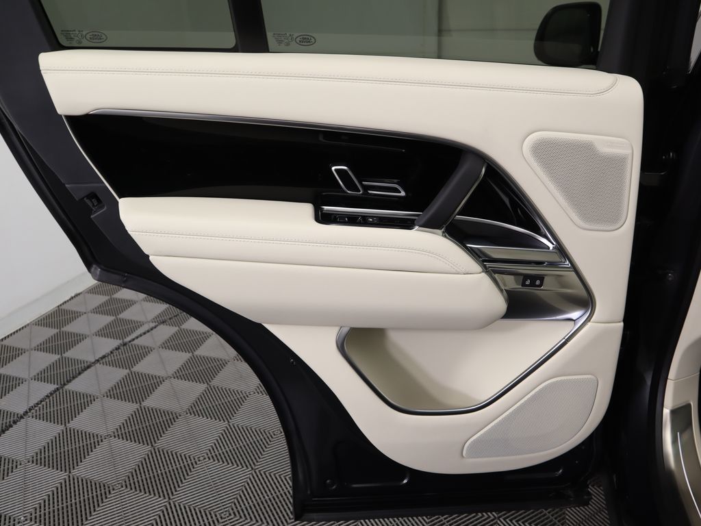 Thumbnail: 2025 Land Rover Range Rover - 26