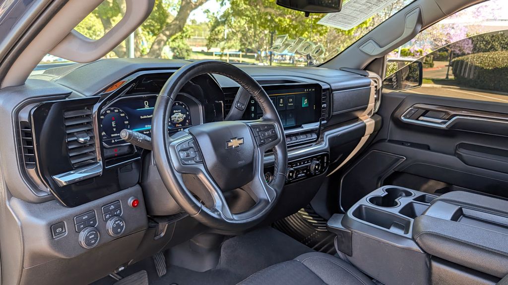 Used 2023 Chevrolet Silverado 1500 LT 4D Crew Cab