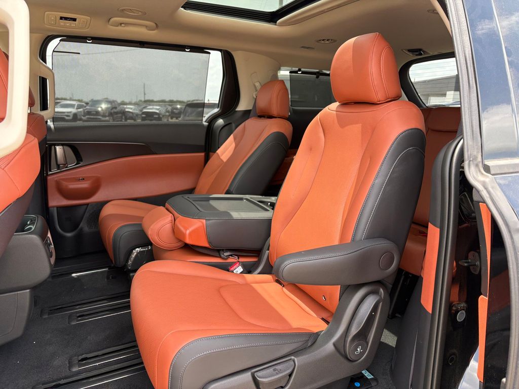 New 2026 Kia Carnival MPV Van