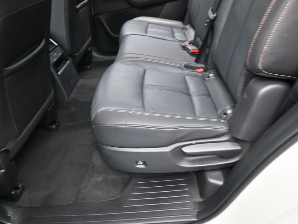 Used 2025 Rhodium White Premium Mazda Preferred image 30