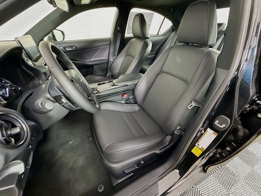 Thumbnail: 2025 Lexus IS - 16