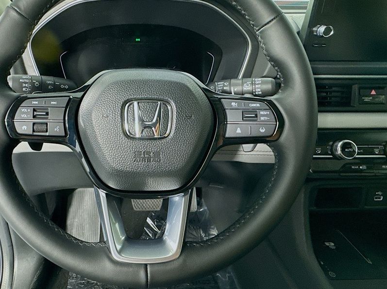 New Car 2025 Honda Pilot  Touring For Sale Under $50,000 In Austin, Texas