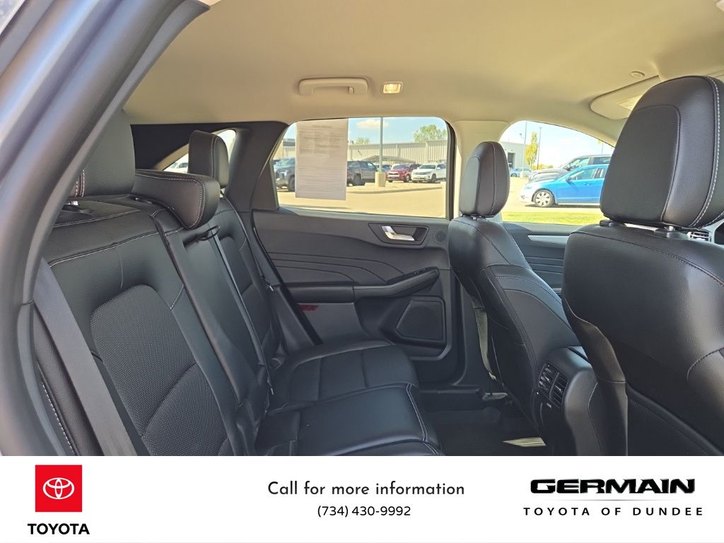 2022 Ford Escape SEL photo 18