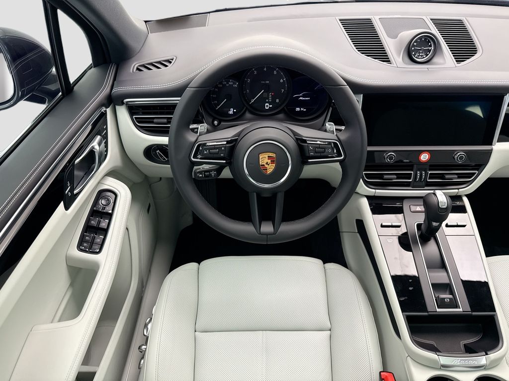 Thumbnail: 2026 Porsche Macan - 12