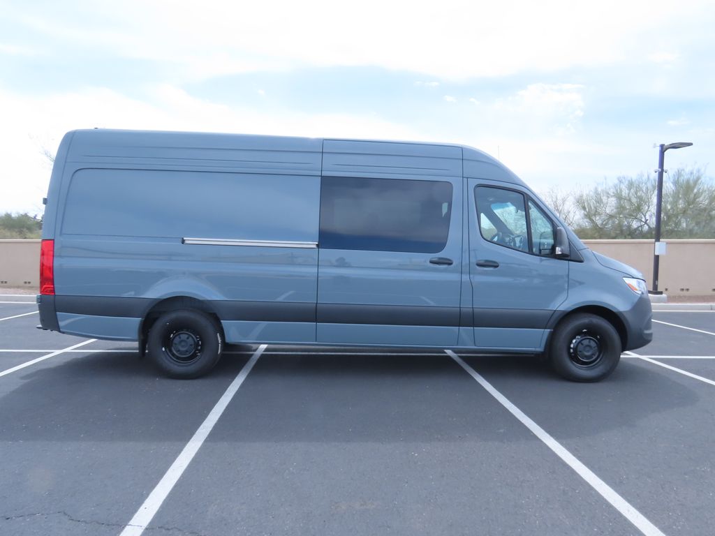 Thumbnail: 2024 Mercedes-Benz Sprinter - 4