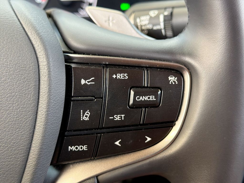 Thumbnail: 2025 Lexus ES - 27