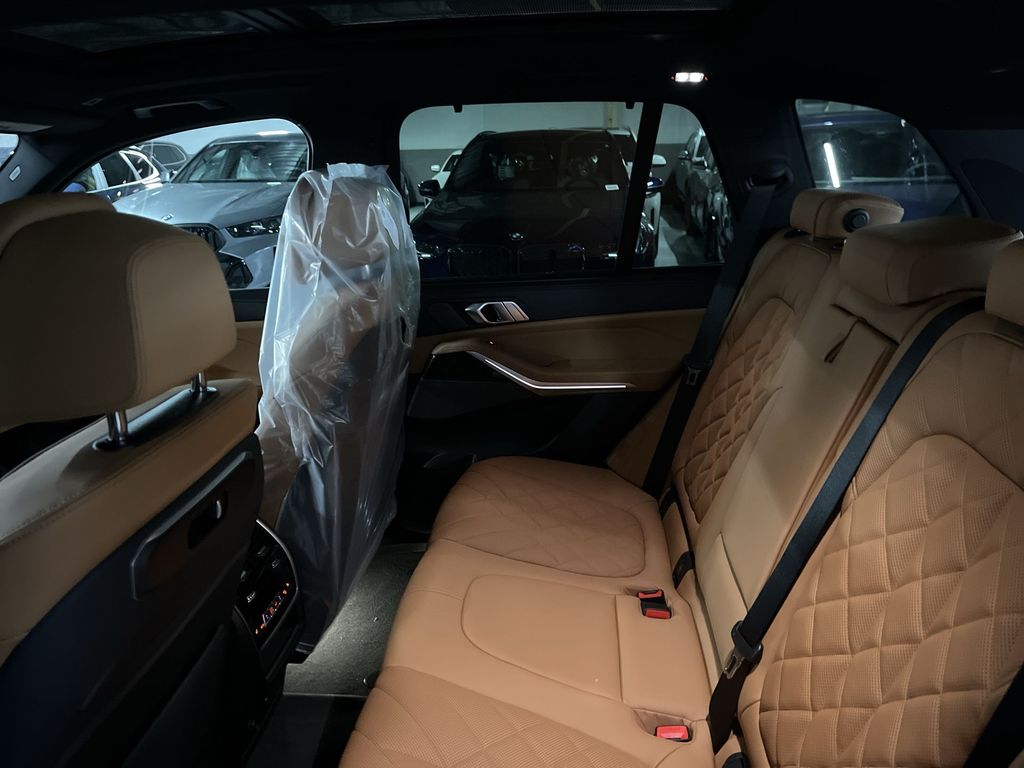 Thumbnail: 2026 BMW X5 - 23