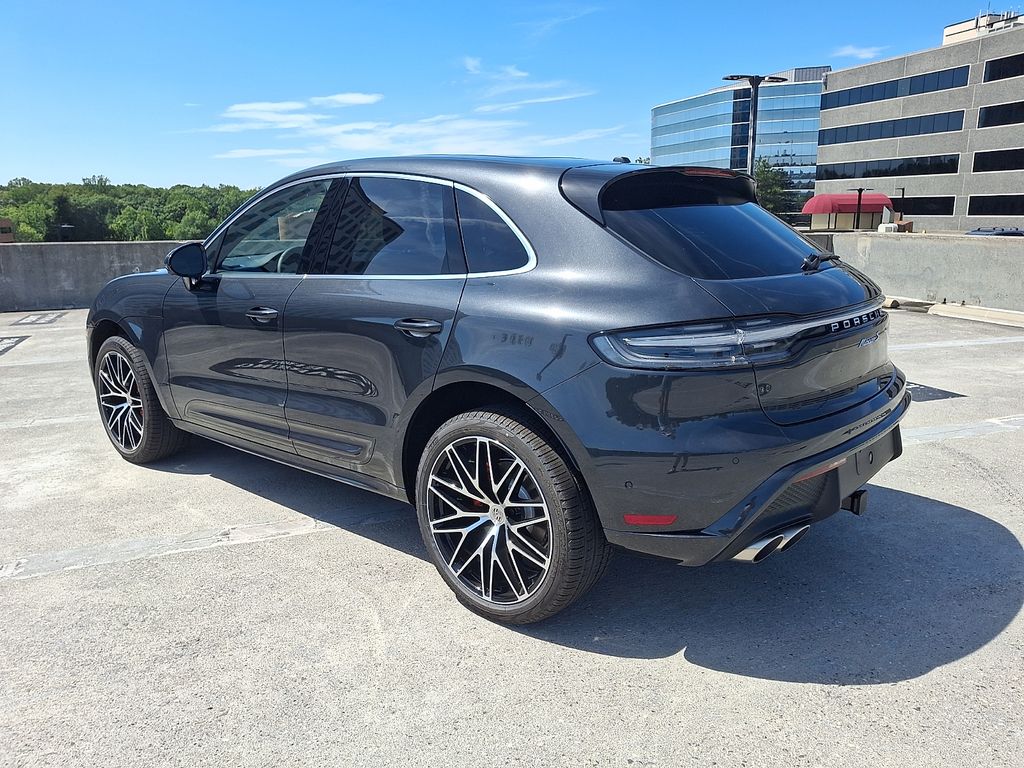 Thumbnail: 2026 Porsche Macan - 3