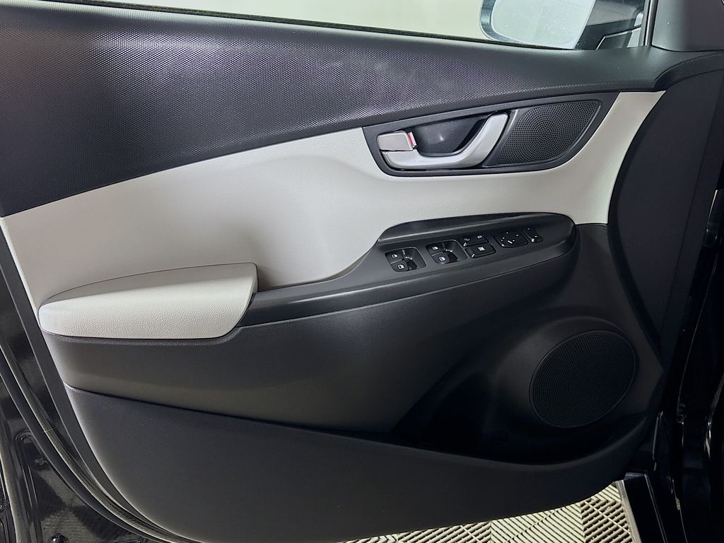 2023 Hyundai Kona Electric SE