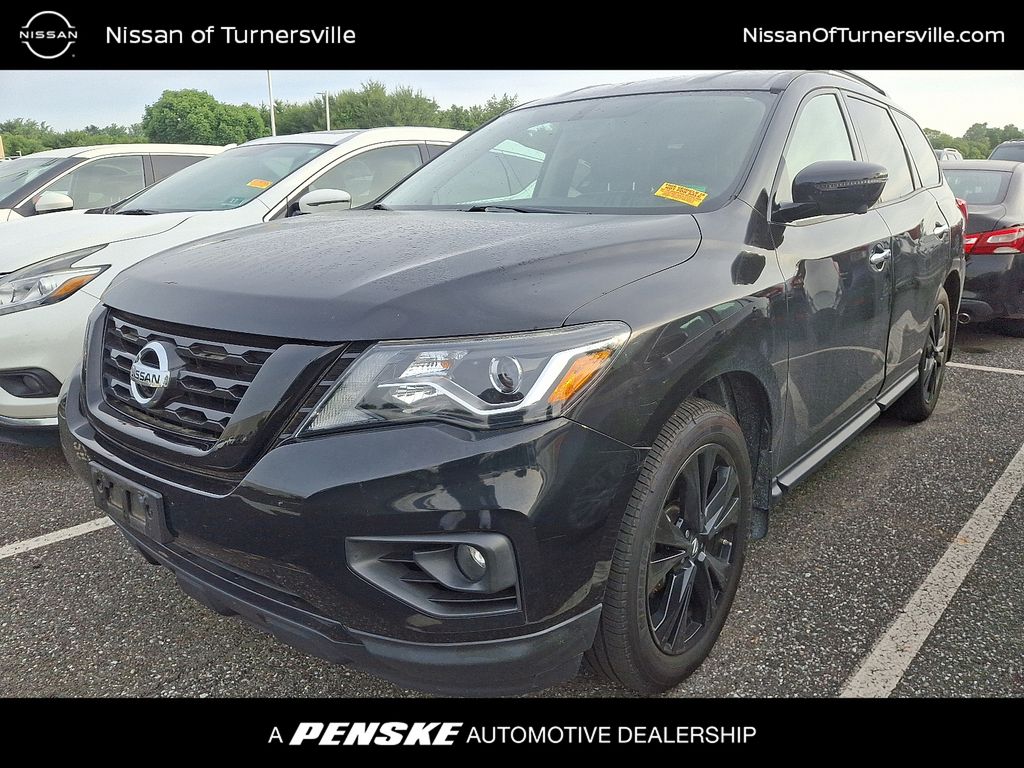 2018 Nissan Pathfinder SL Hero Image