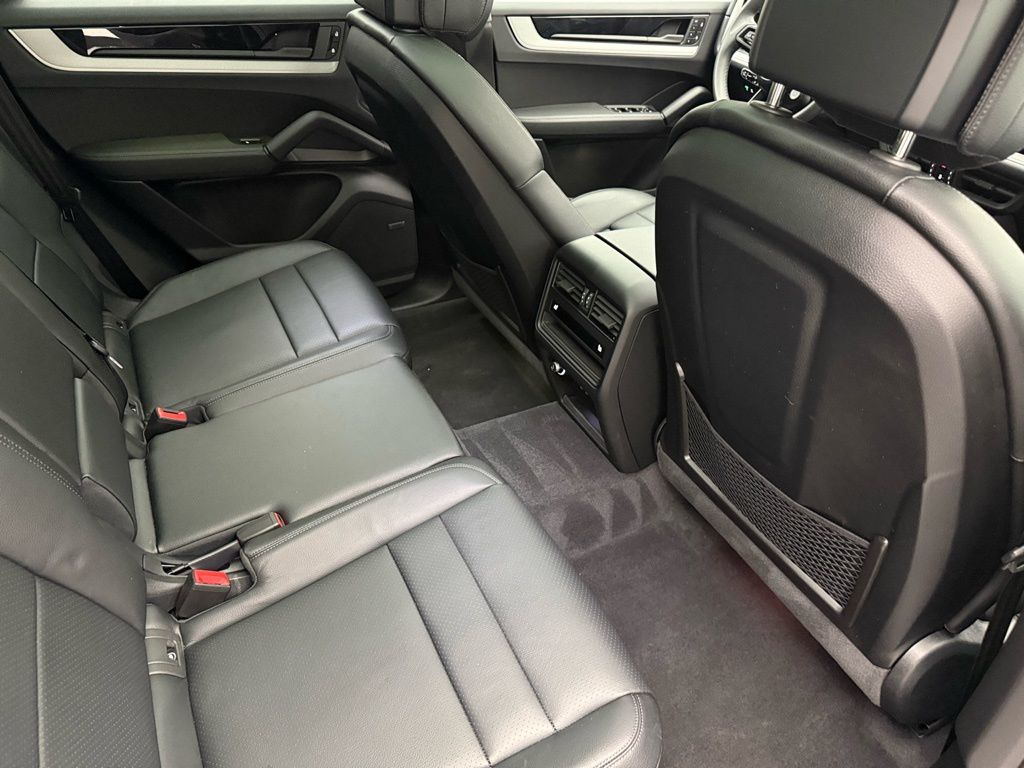 Thumbnail: 2025 Porsche Cayenne - 29