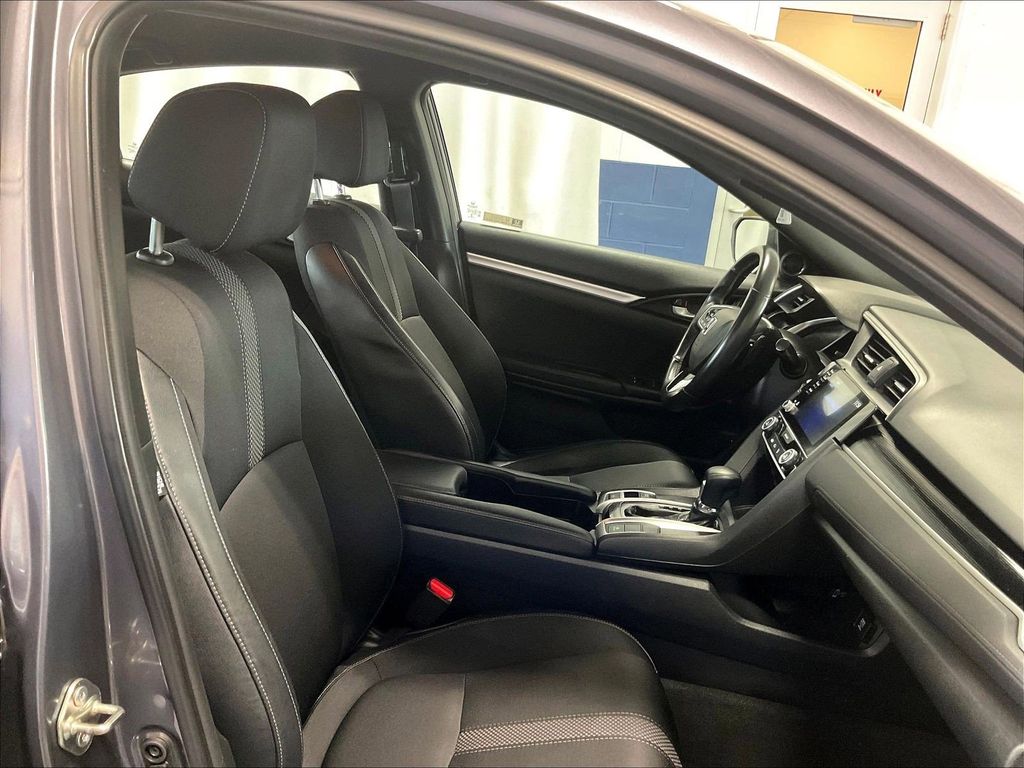 2019 Honda Civic — photo 11