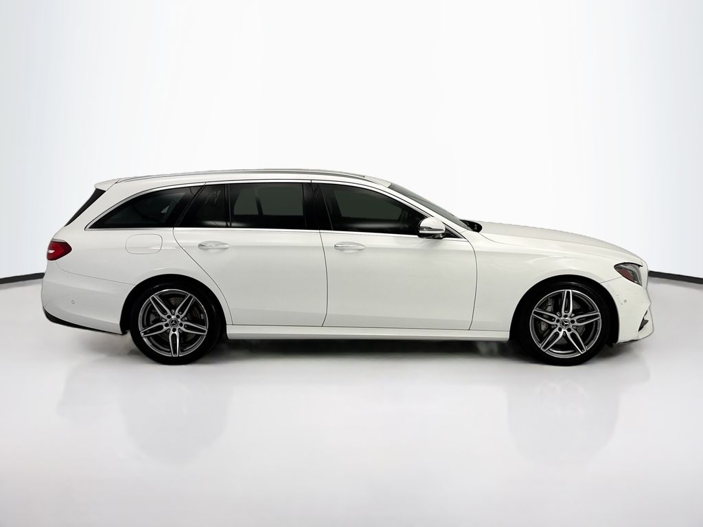 Thumbnail: 2019 Mercedes-Benz E-Class - 4