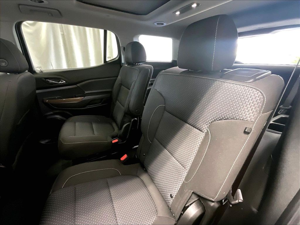 2023 GMC Acadia — photo 15