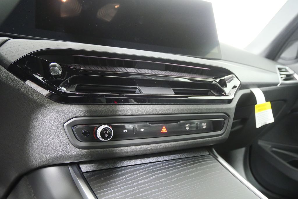 Thumbnail: 2026 BMW 3 Series - 21