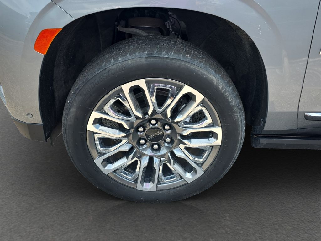 Used 2024 Silver GMC Denali Ultimate image 4