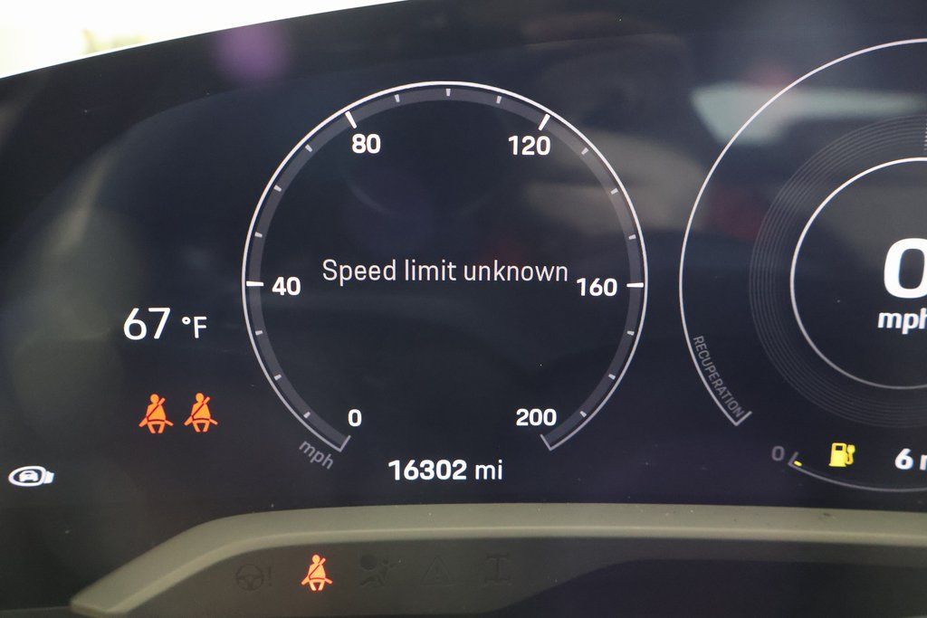 Thumbnail: 2021 Porsche Taycan - 17