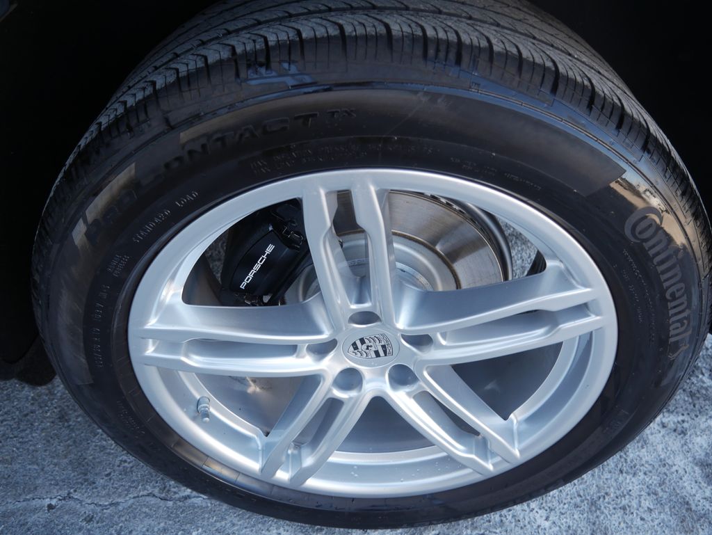 Thumbnail: 2020 Porsche Macan - 14