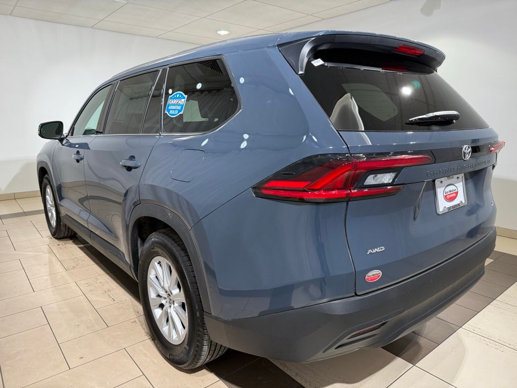 Thumbnail: 2025 Toyota Grand Highlander - 3