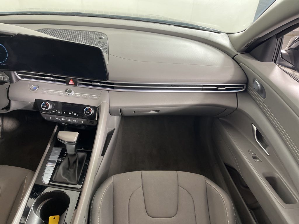 Thumbnail: 2025 Hyundai Elantra - 18