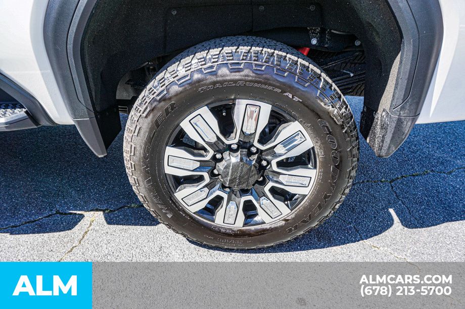 Used 2024 White GMC Denali image 16