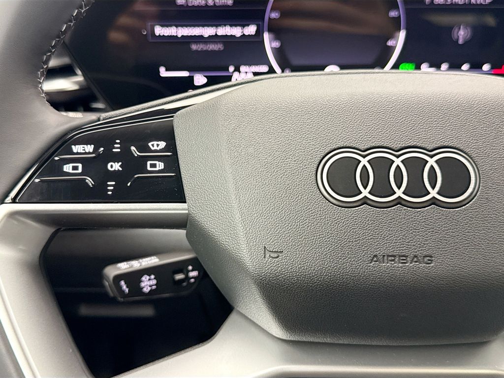 Thumbnail: 2025 Audi Q5 - 11