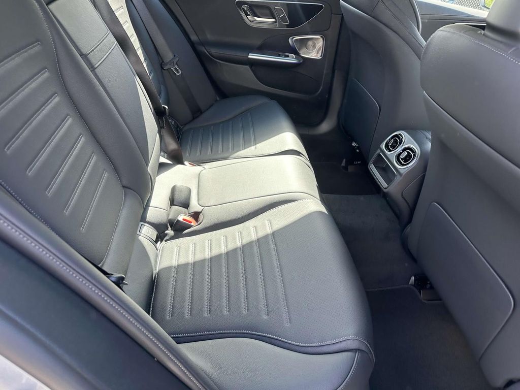 Thumbnail: 2025 Mercedes-Benz C-Class - 18