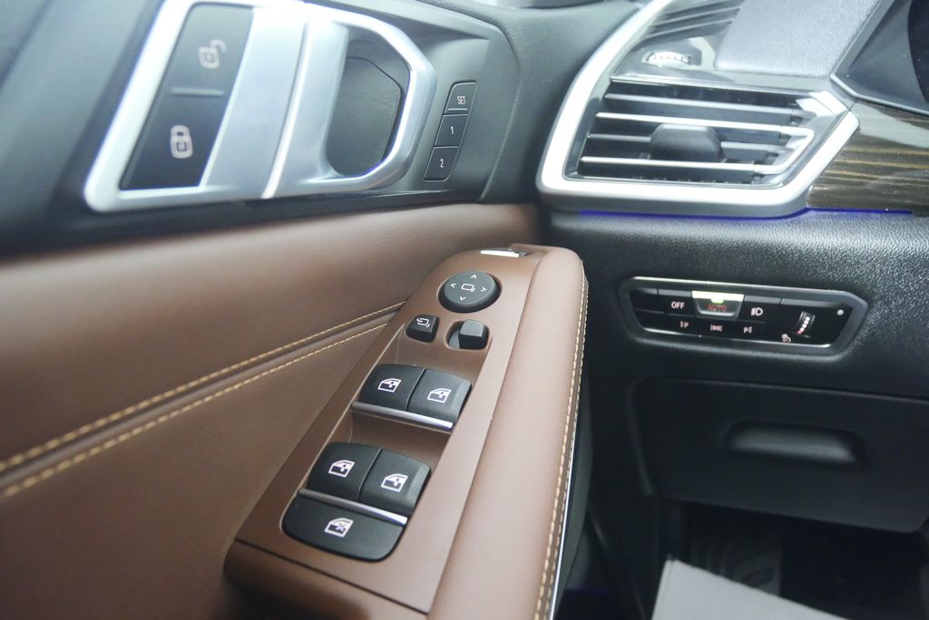 Thumbnail: 2023 BMW X5 - 21