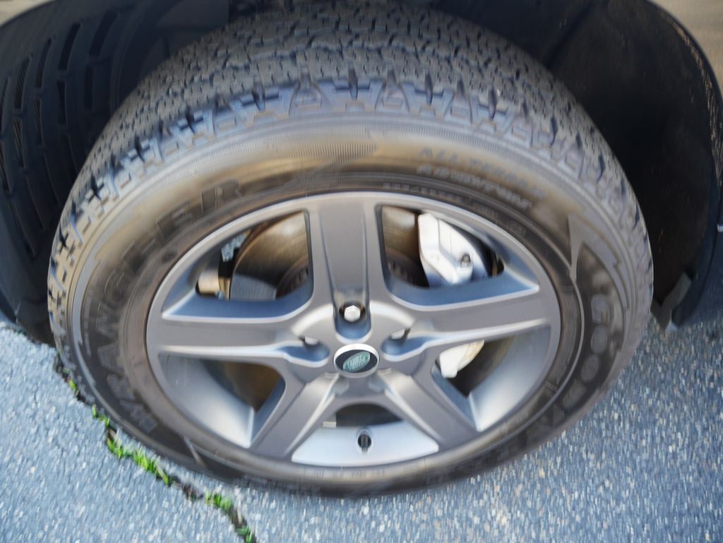 Thumbnail: 2023 Land Rover Defender - 11