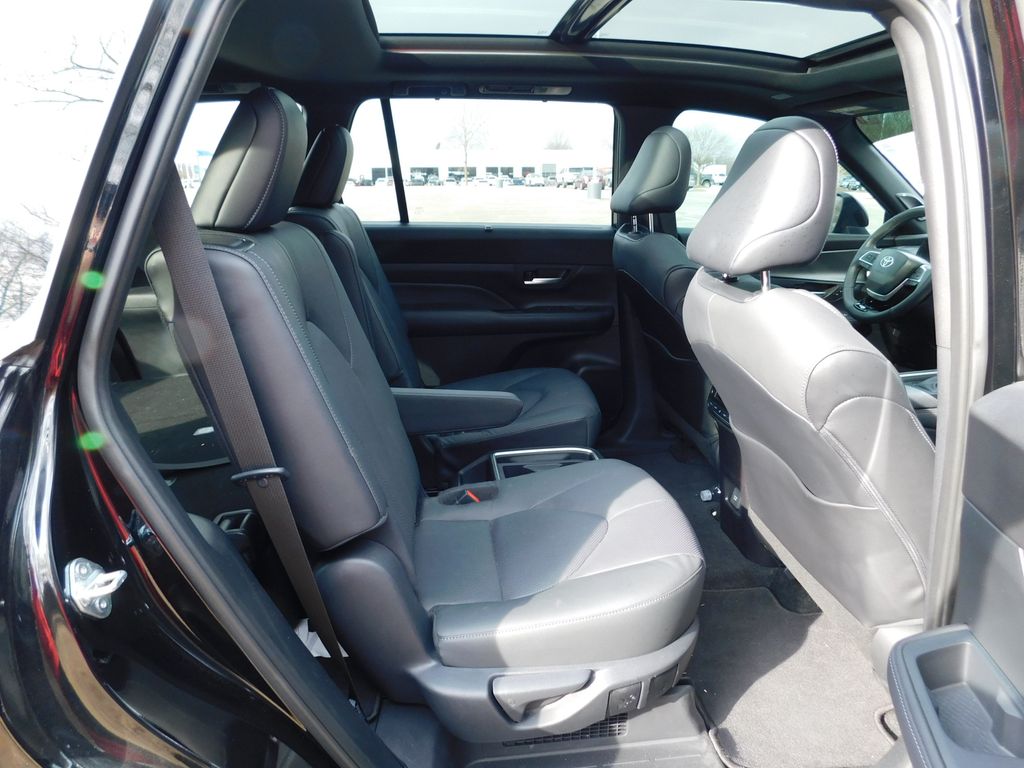 Thumbnail: 2025 Toyota Grand Highlander - 5