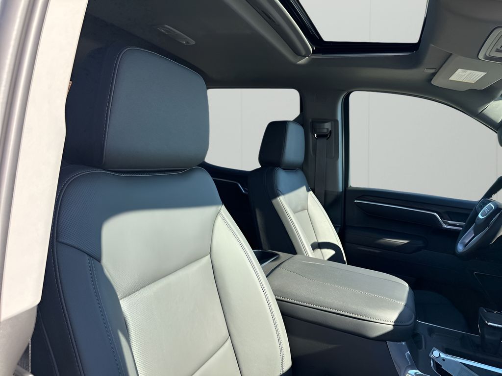 New 2026 White GMC SLT image 15