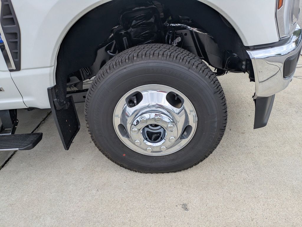 2026 Ford F-350 Super Duty LARIAT