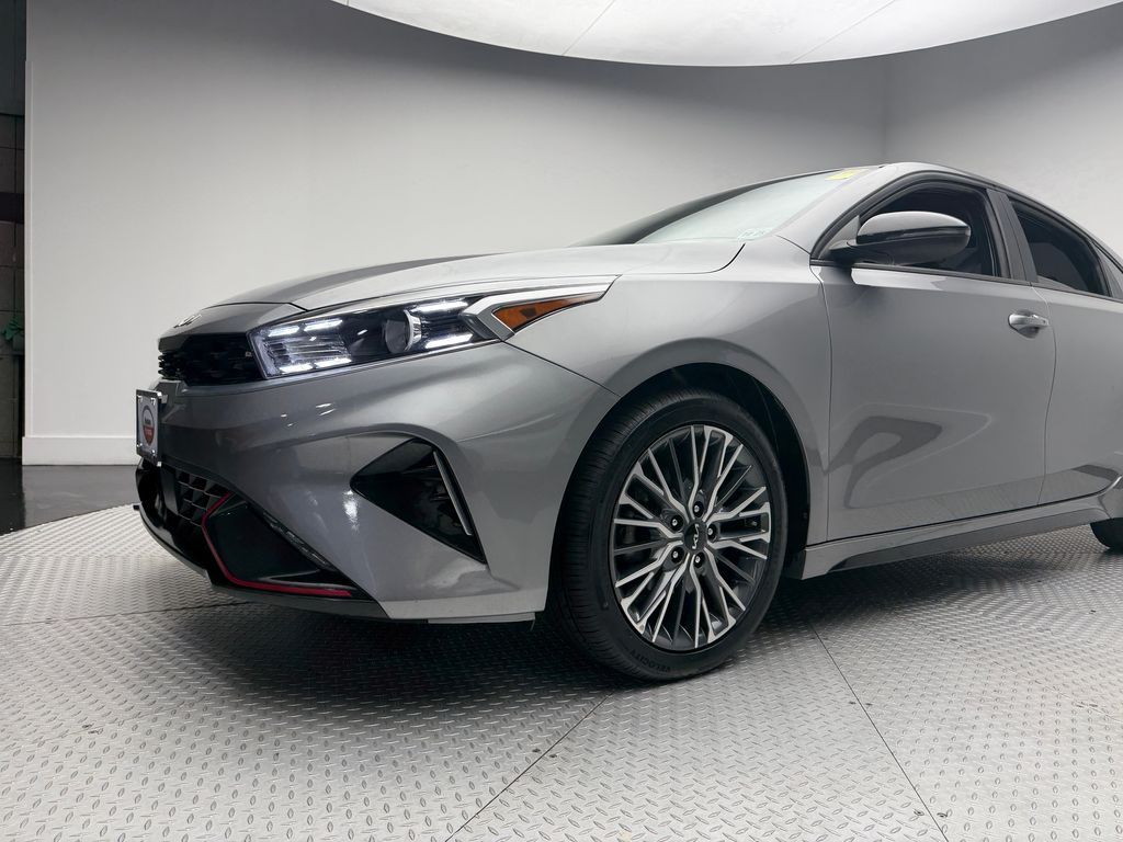 Thumbnail: 2023 Kia Forte - 3