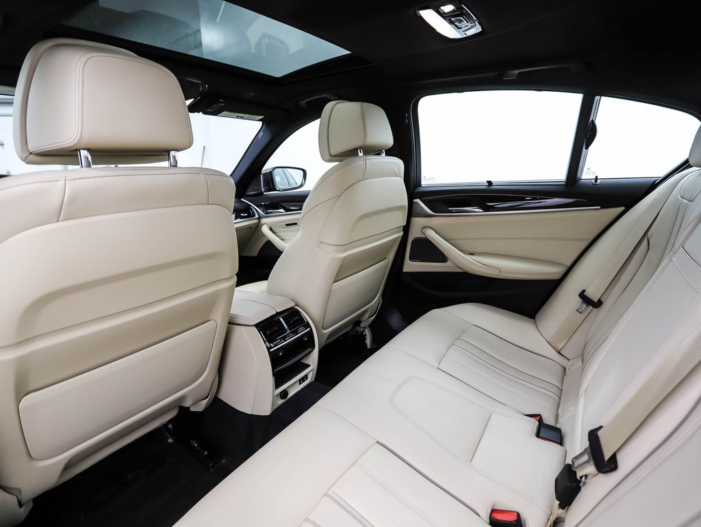 Thumbnail: 2020 BMW 5 Series - 21