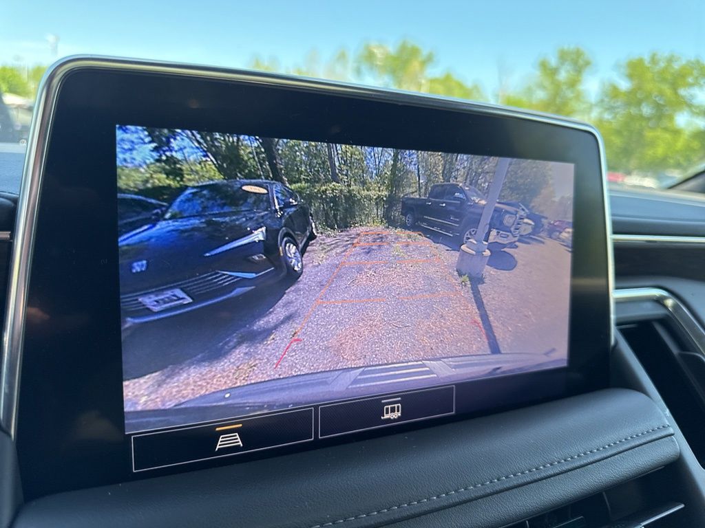 Used 2021 Black Chevrolet Z71 image 34