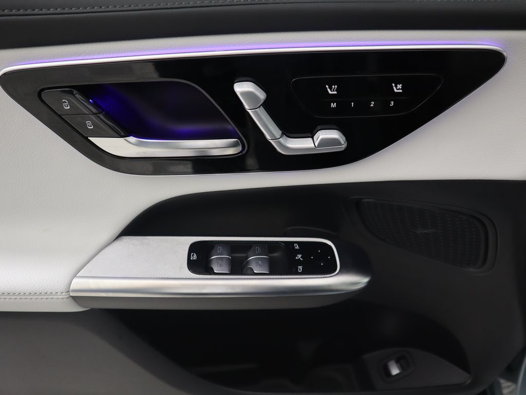 Thumbnail: 2026 Mercedes-Benz GLC - 24